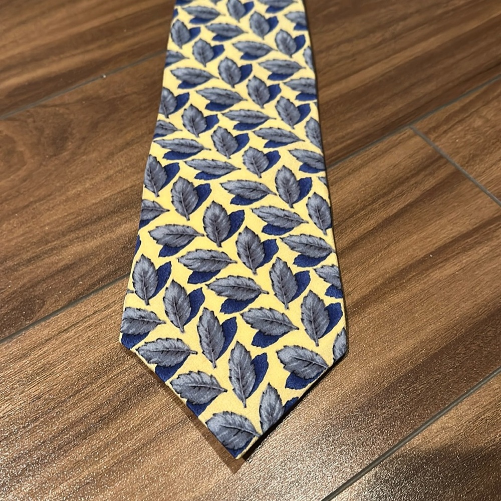 Leaf pattern J. Garcia tie